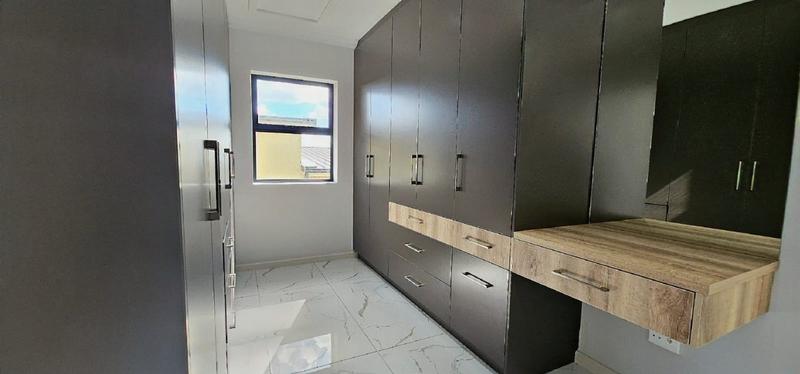To Let 3 Bedroom Property for Rent in Hartenbos Heuwels Western Cape